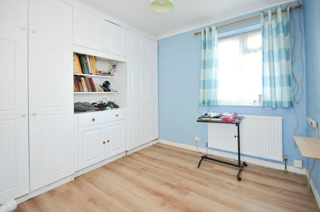 Property photo 3 of 17 Photo