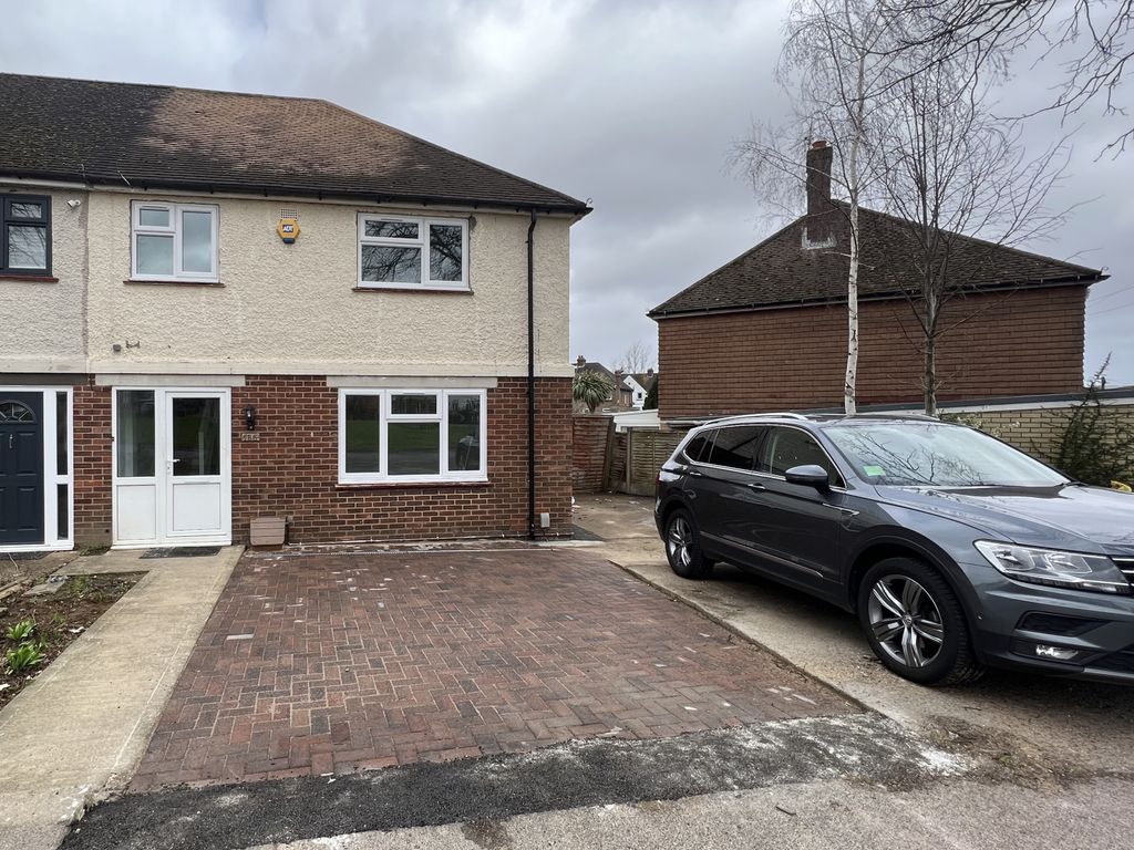 Property photo 1 of 17 Cover