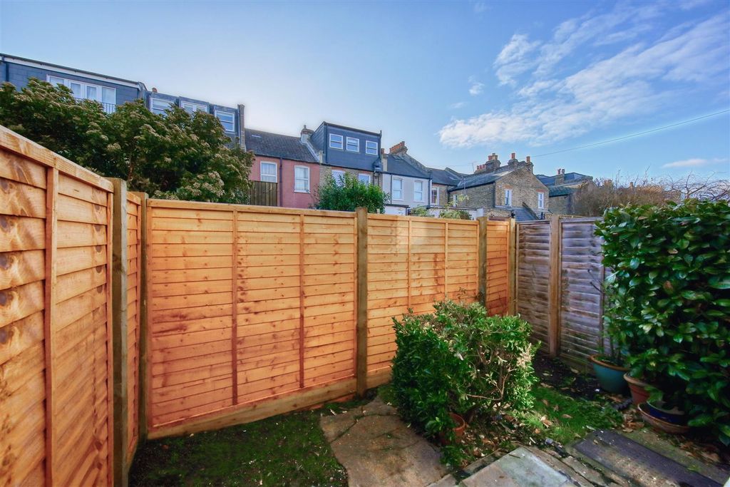 Property photo 2 of 13 84_Penwith_Road_Image1_19841_4 Copy.Jpg