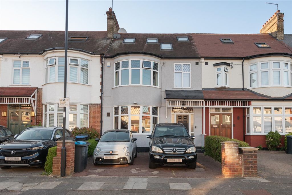 Property photo 1 of 15 Cranwich 18.Jpg