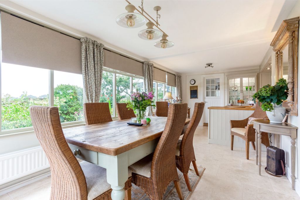 Property photo 2 of 22