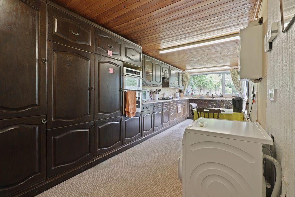 Property photo 3 of 35 Kitchen