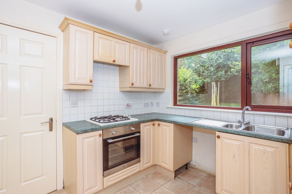 Property photo 2 of 25 Kitchen