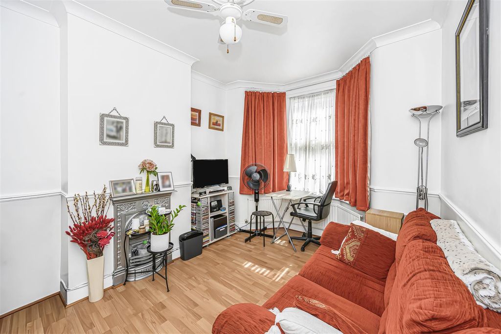 Property photo 3 of 20