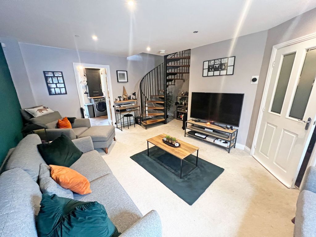 Property photo 3 of 25