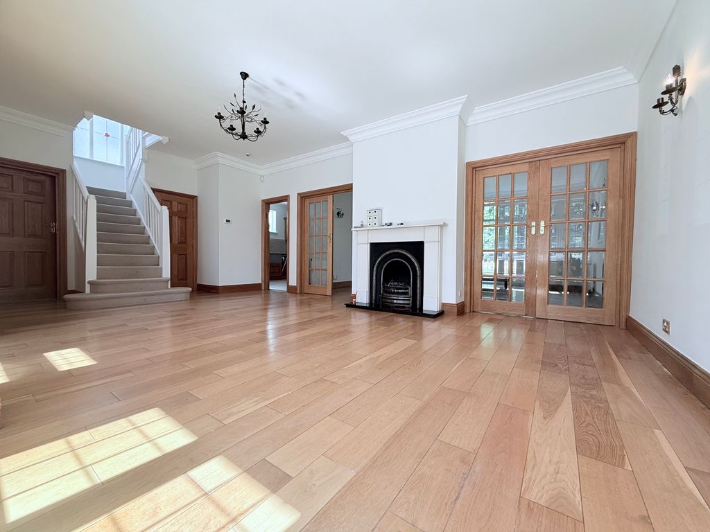 Property photo 3 of 23