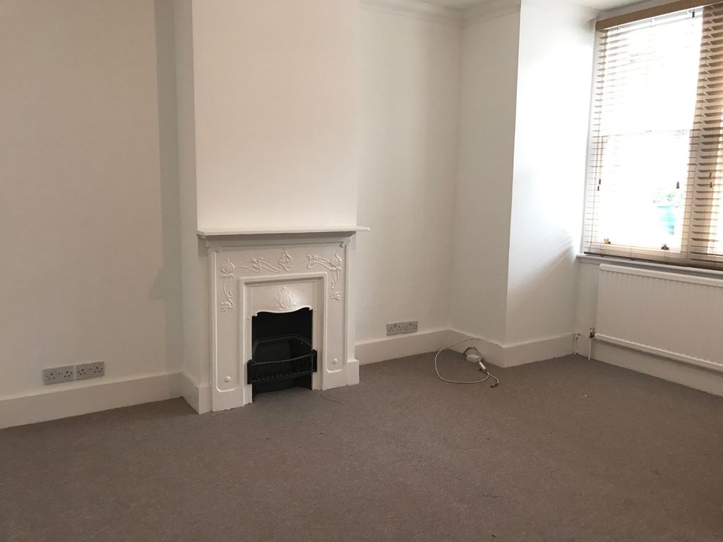 Property photo 3 of 8 Living Room