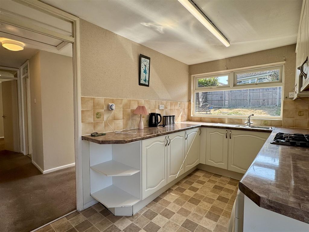 Property photo 2 of 19 Kitchen Breakfast Room