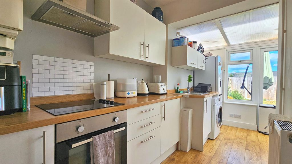 Property photo 3 of 9 Kitchen/Diner