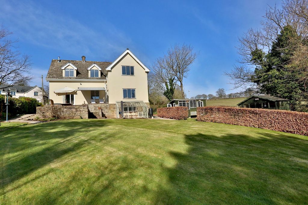 Property photo 1 of 50