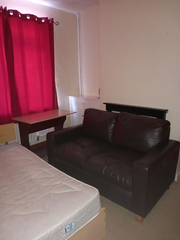 Property photo 2 of 8