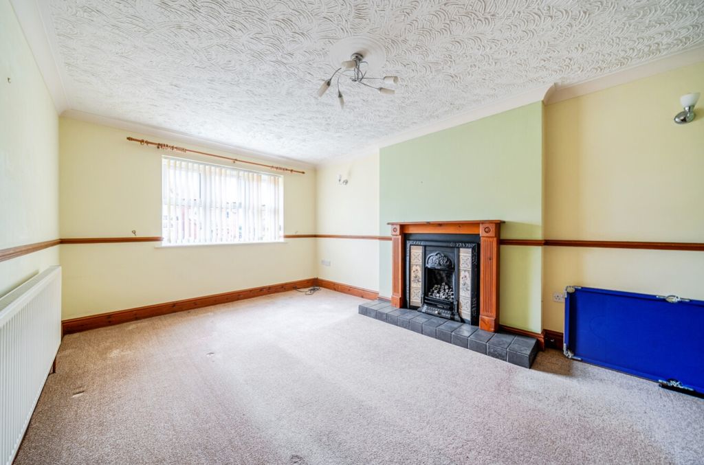 Property photo 3 of 29 1437879-17-69Cae0ccc3A30