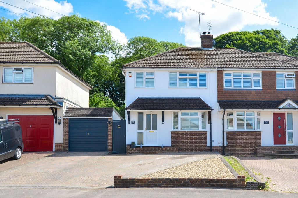 Property photo 1 of 11
