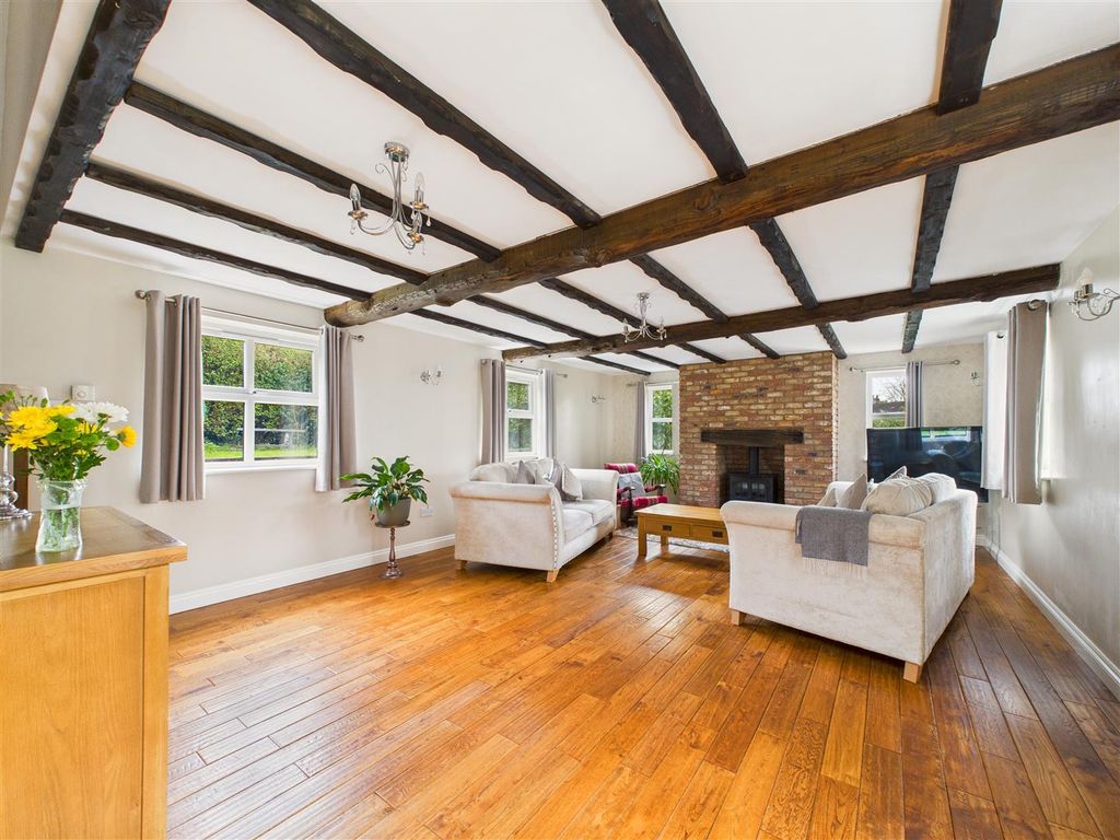 Property photo 3 of 23 Cam03303G0-Pr0290-Still002.Jpg