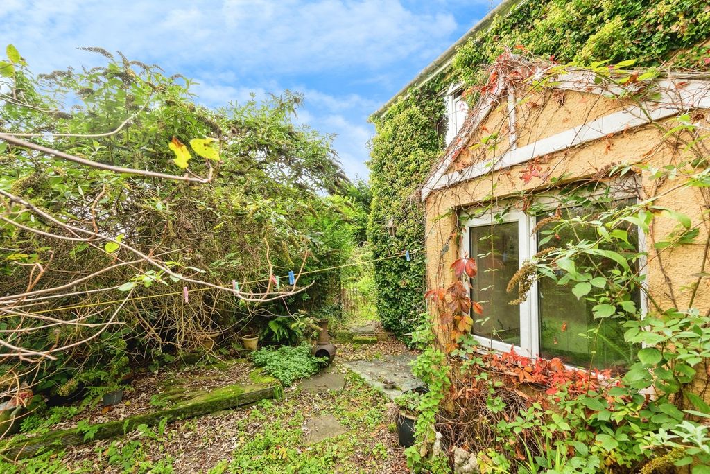 Property photo 1 of 10 Photo