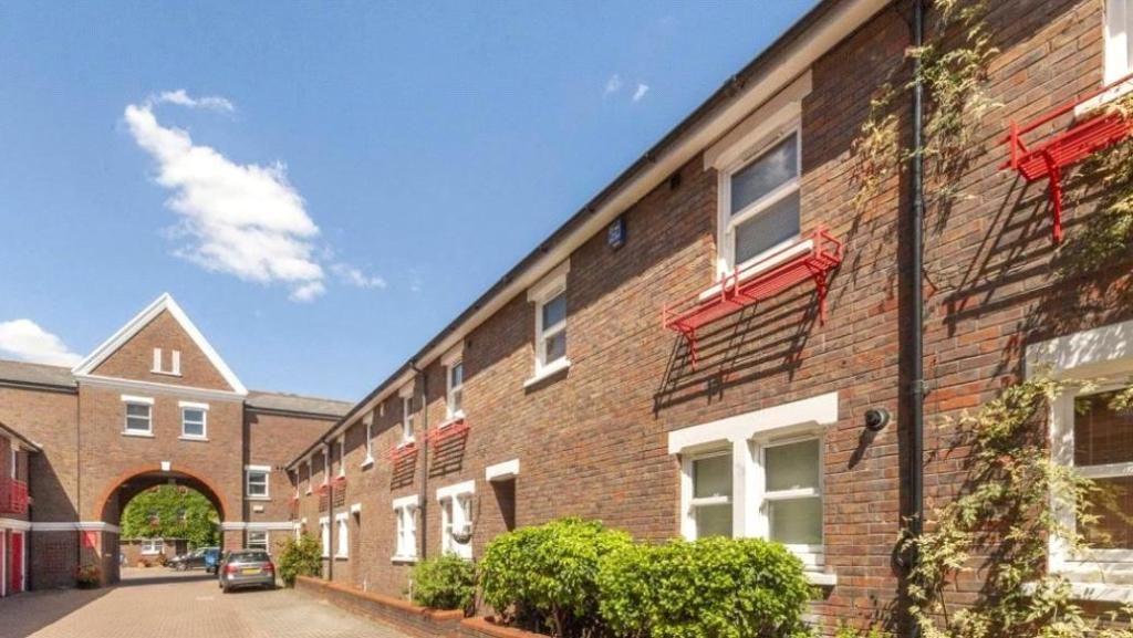 Property photo 1 of 3