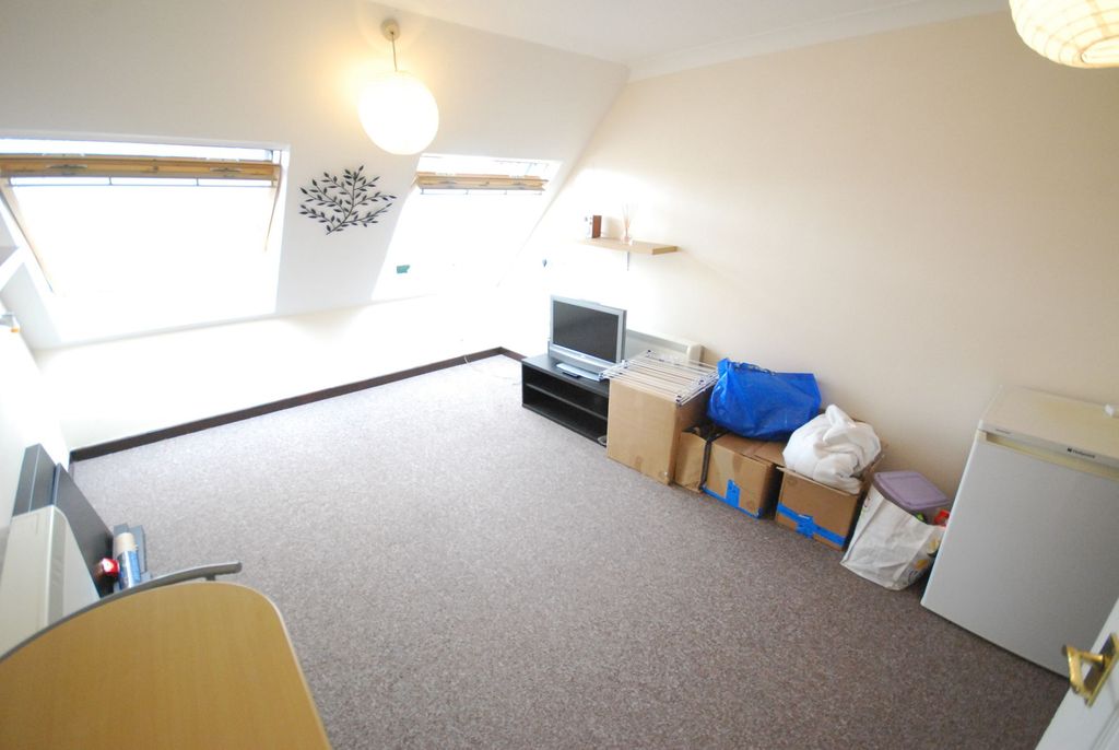 Property photo 3 of 4