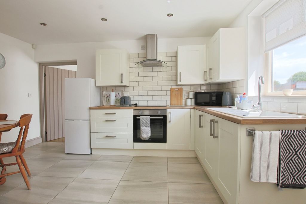 Property photo 2 of 22 3247474