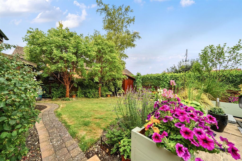 Property photo 3 of 17 1327733-20-6878Fa3A970d1.Jpg