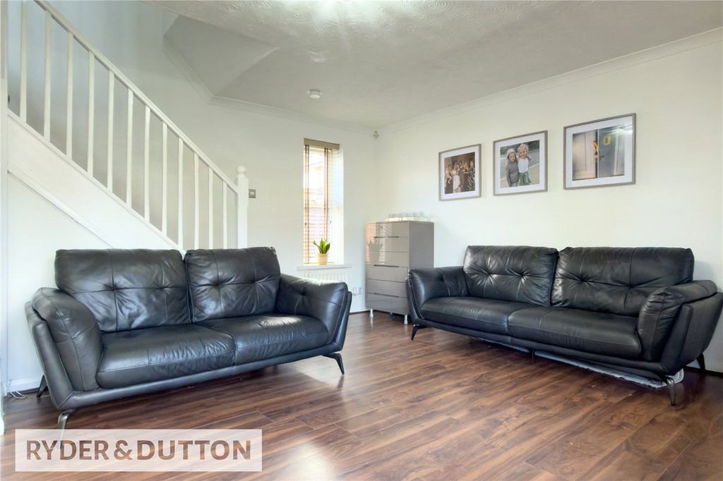 Property photo 3 of 21 Living Room