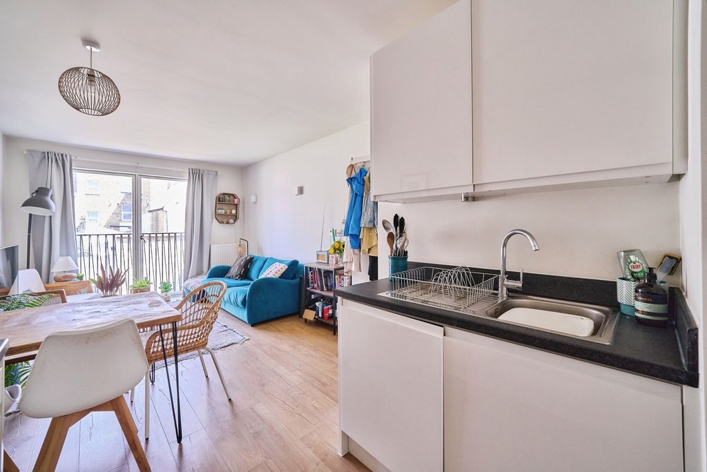 Property photo 3 of 20 Pbox-Img.Jpg