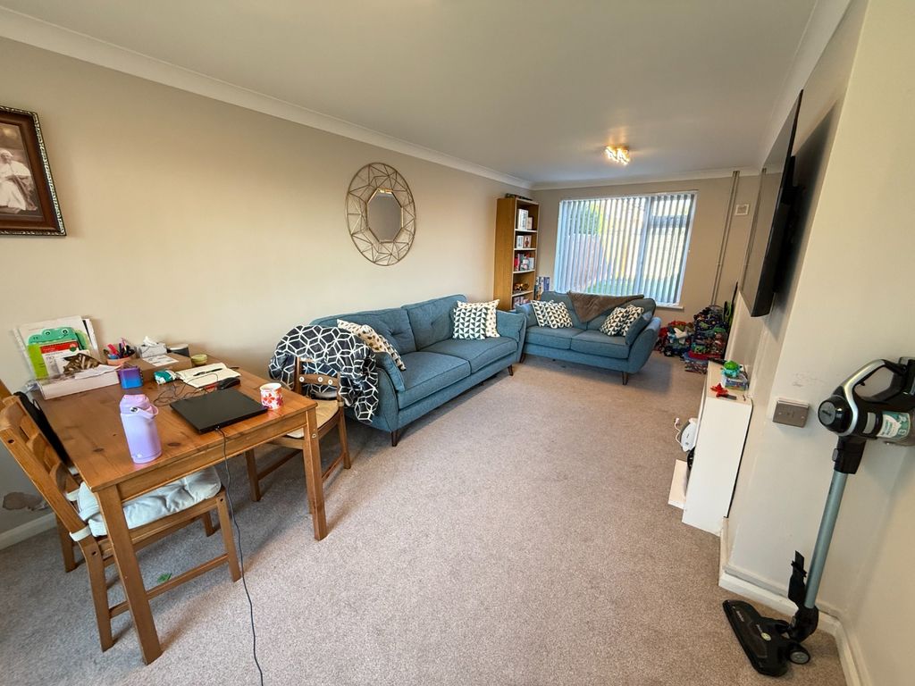 Property photo 3 of 10 4843225