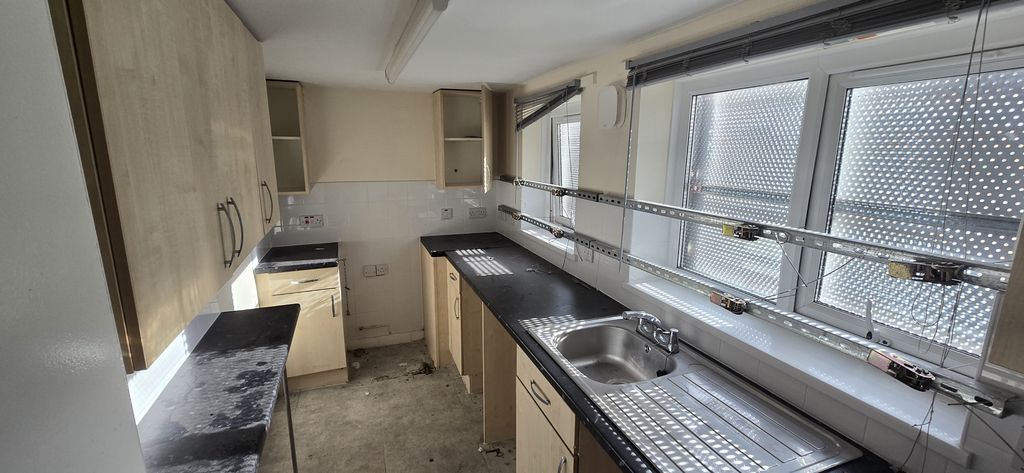 Property photo 3 of 9 R251120 112 - 15 Palm Street, Middlesbrough, Cleveland, Ts1 3EE (10).Jpg