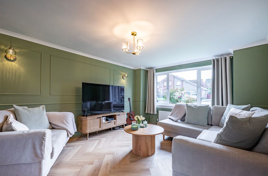 Property photo 3 of 44