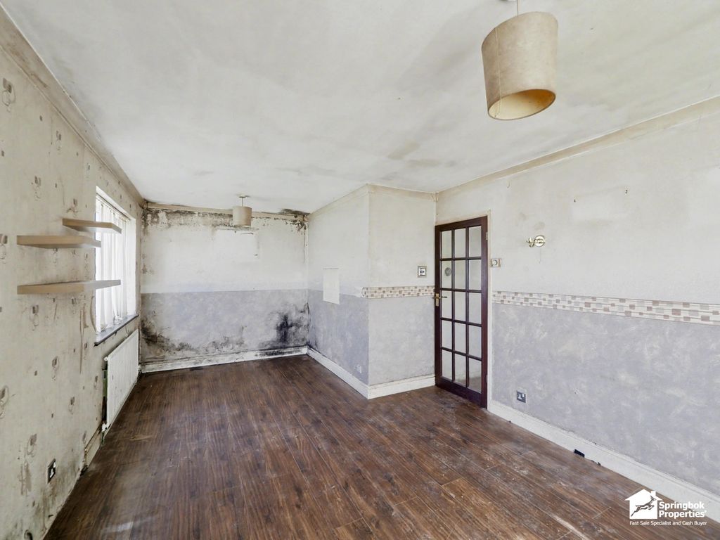 Property photo 3 of 17 Image 2