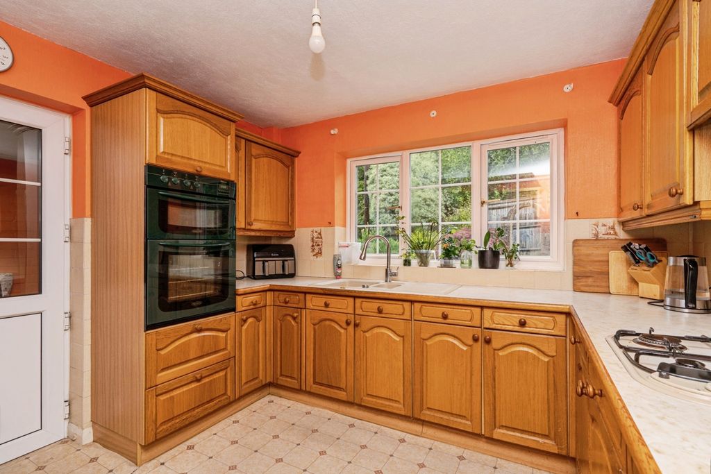 Property photo 3 of 17 Photo