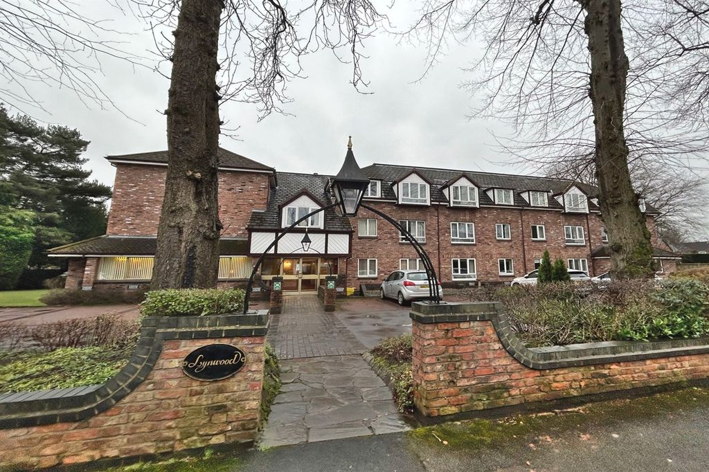 Property photo 1 of 10 (Main)