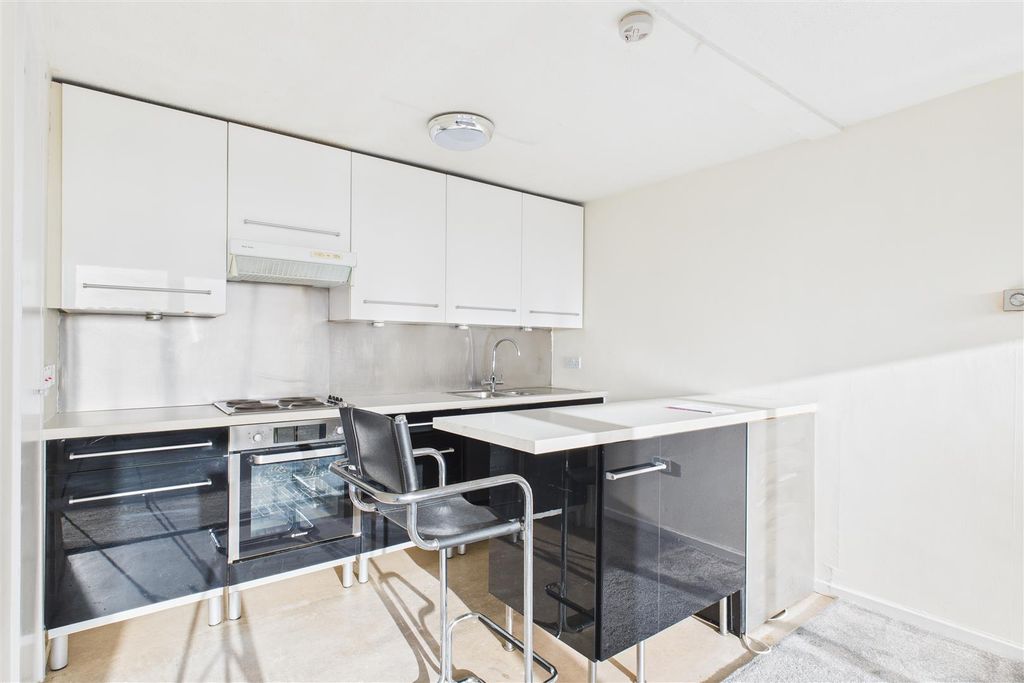 Property photo 3 of 7 Kitchy.Jpg