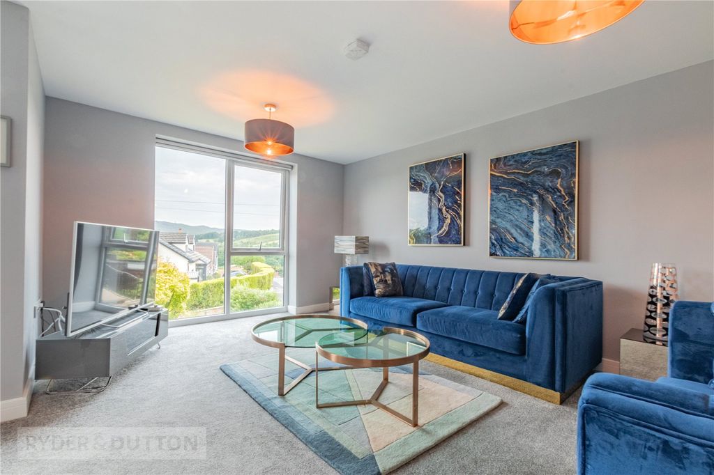 Property photo 2 of 48 Lounge