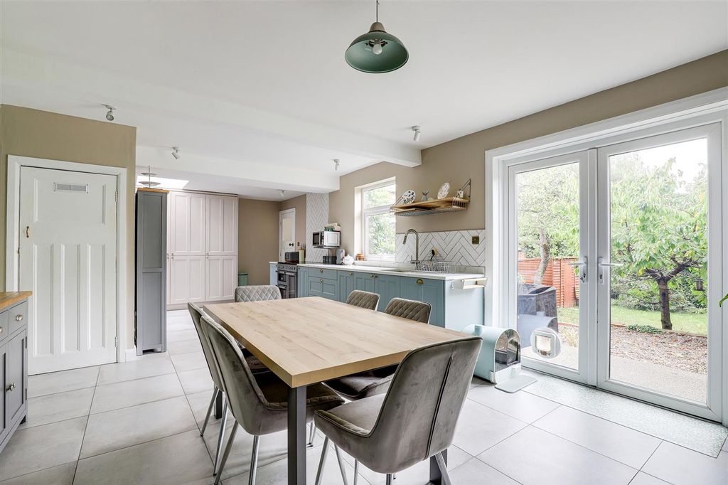 Property photo 3 of 31