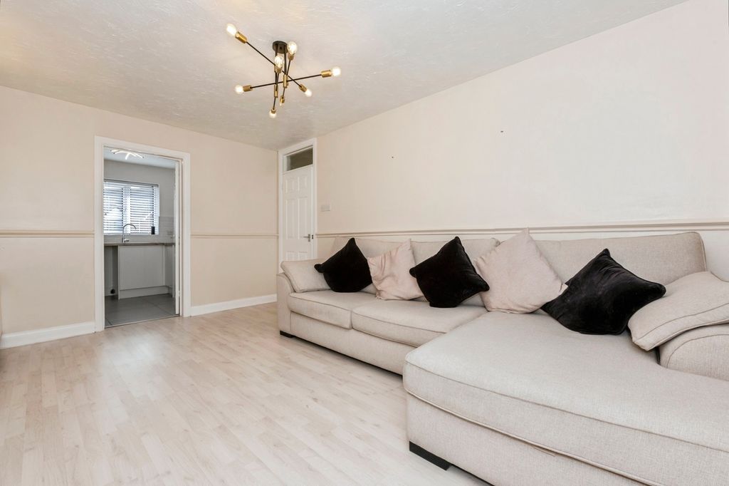 Property photo 3 of 12 Pbox-Img.Jpg