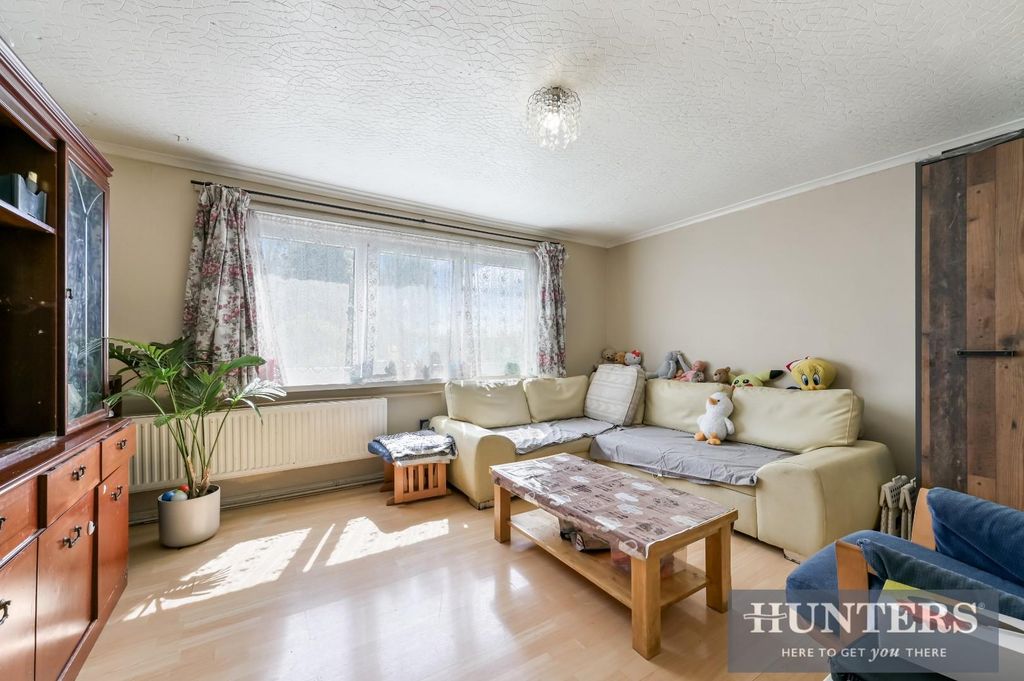 Property photo 3 of 12 Clements Court, 1.Jpg