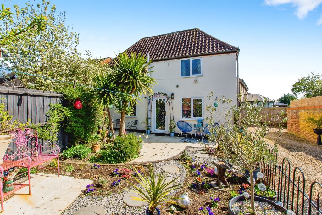 Property photo 1 of 17