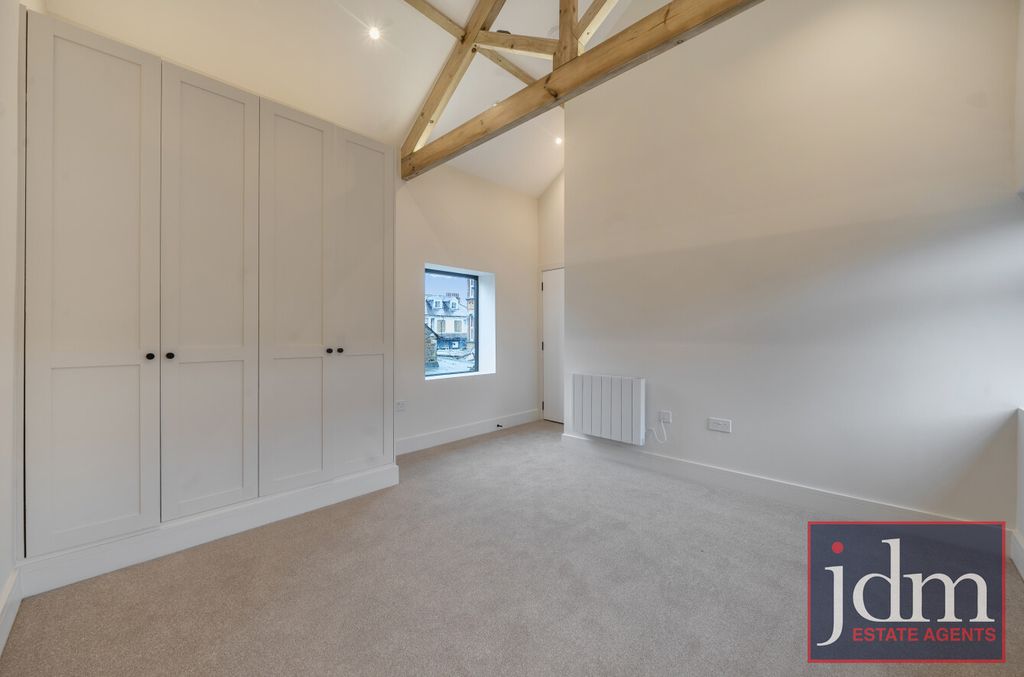 Property photo 3 of 8 Bedroom