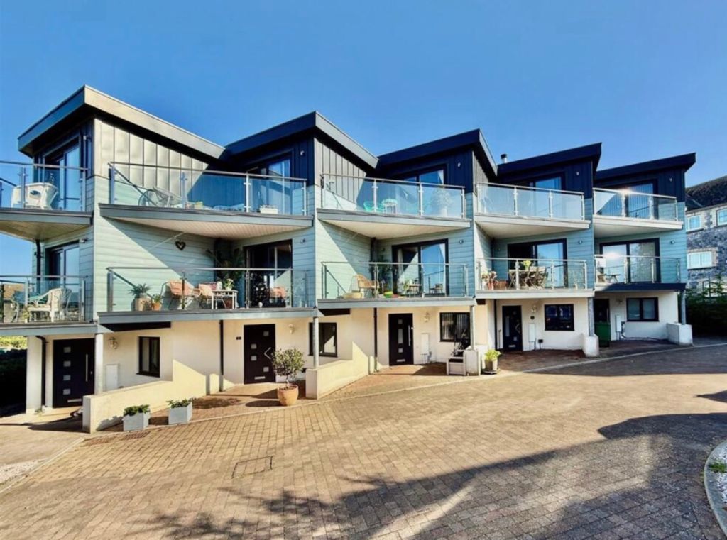 Property photo 1 of 46