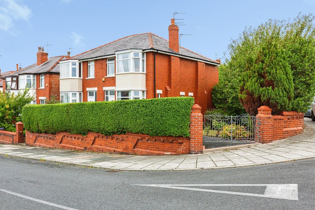 Property photo 1 of 25 Pbox-Img.Jpg
