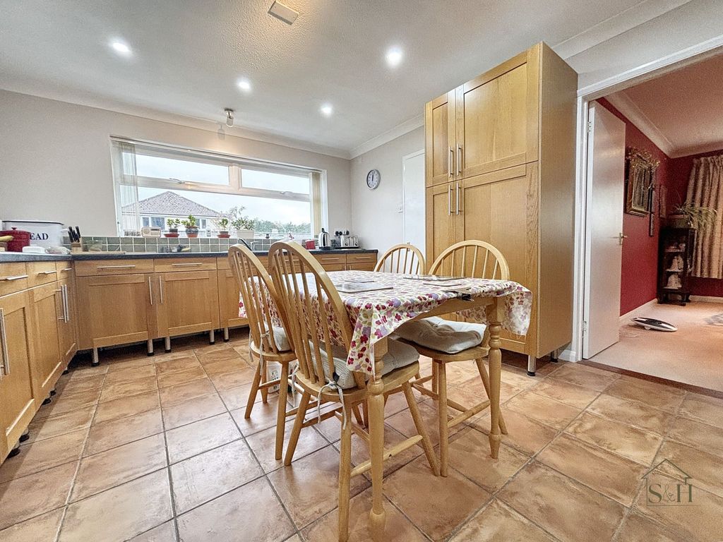 Property photo 3 of 25