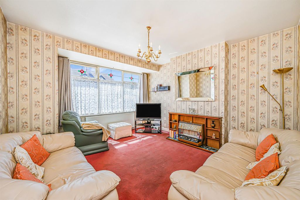Property photo 3 of 19