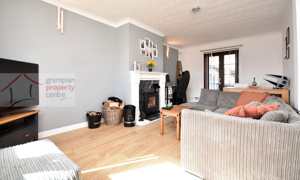 Property photo 3 of 20 Lounge.Jpg