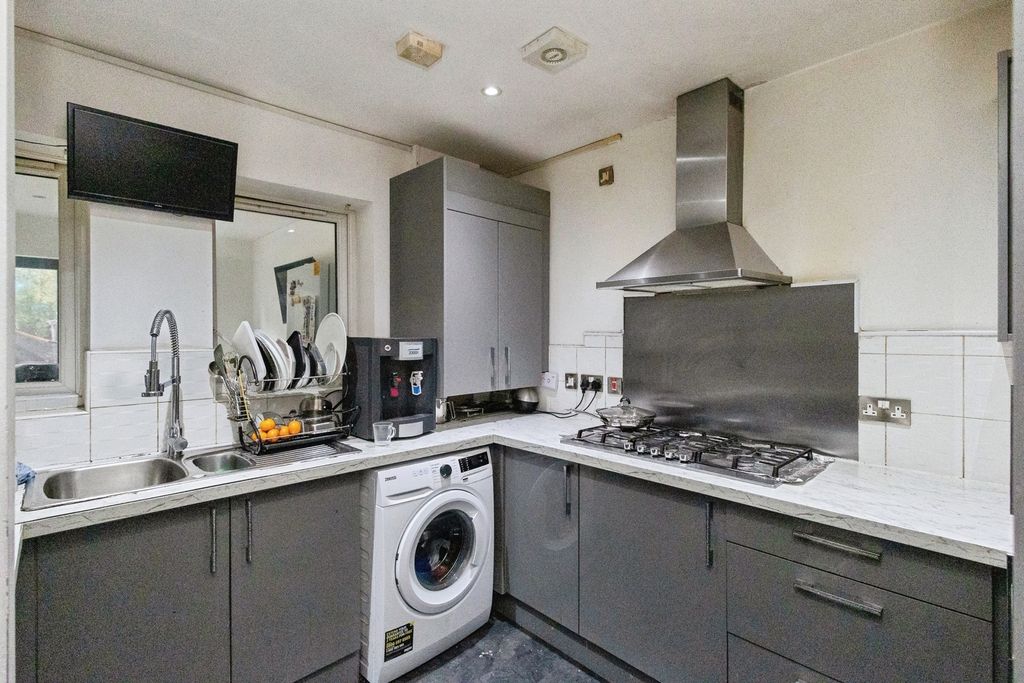 Property photo 2 of 13 Photo