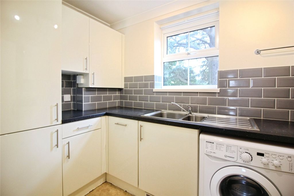 Property photo 2 of 12 Picture No. 39