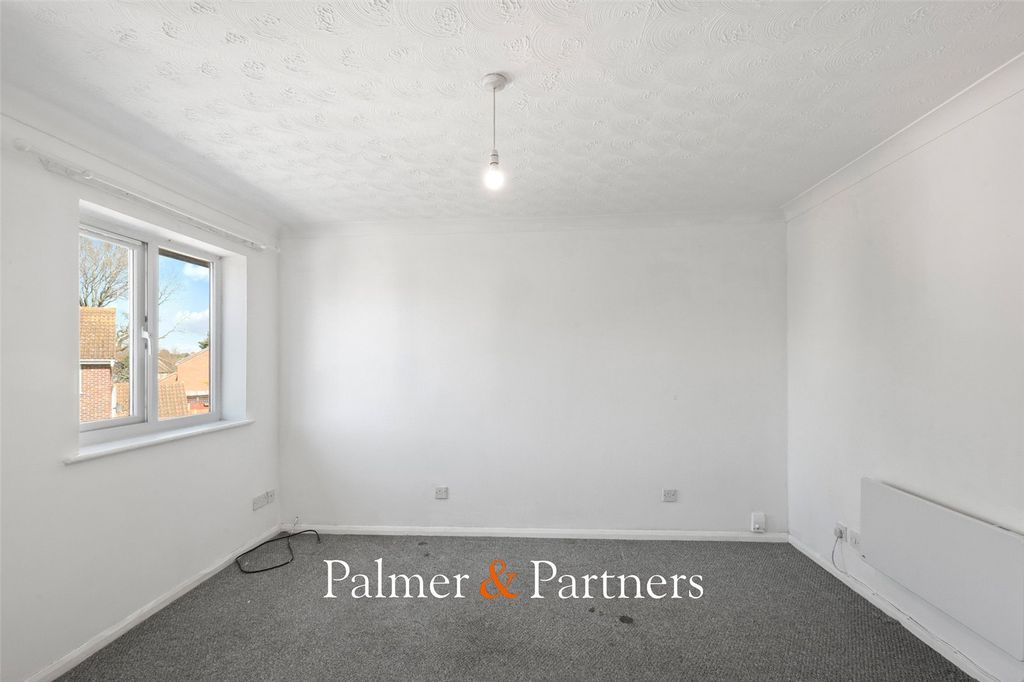 Property photo 3 of 8 Picture No. 01