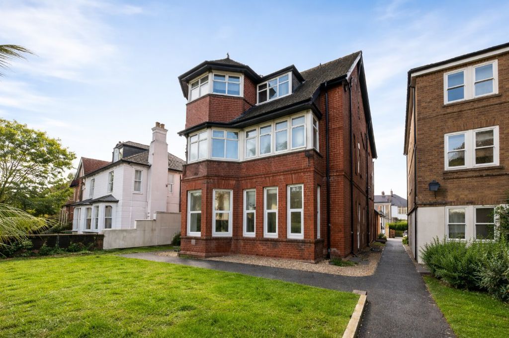 Property photo 1 of 6 Photo 3