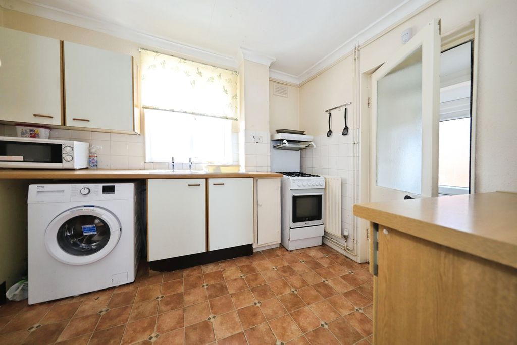 Property photo 3 of 13 Kitchen