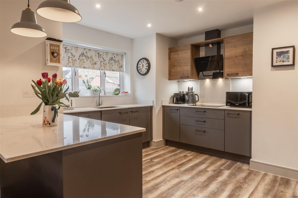 Property photo 3 of 29