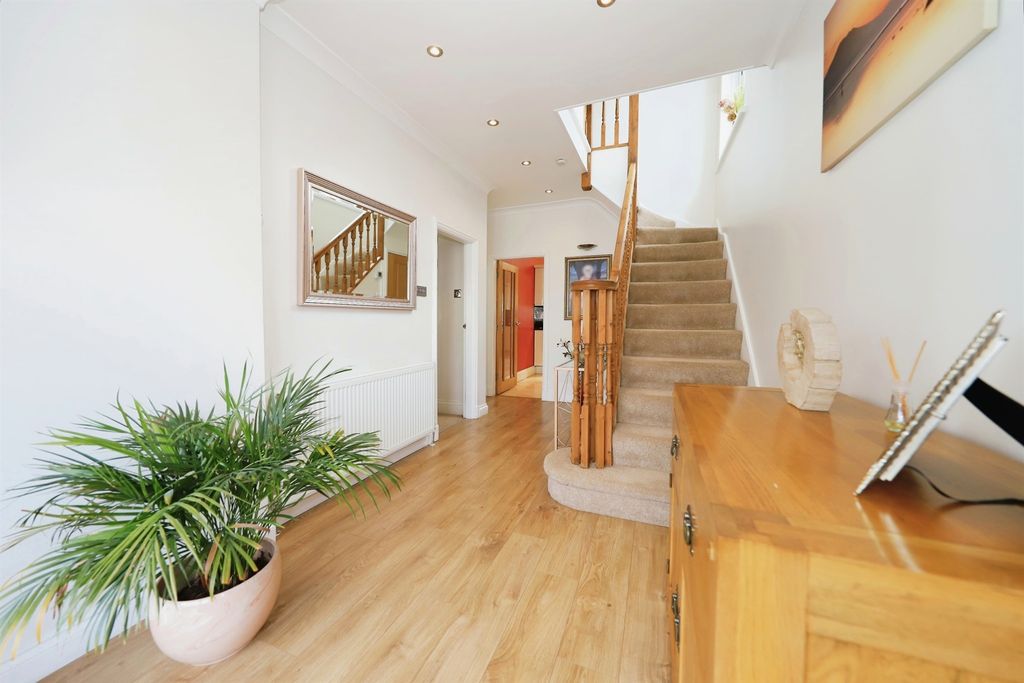 Property photo 2 of 15 Image